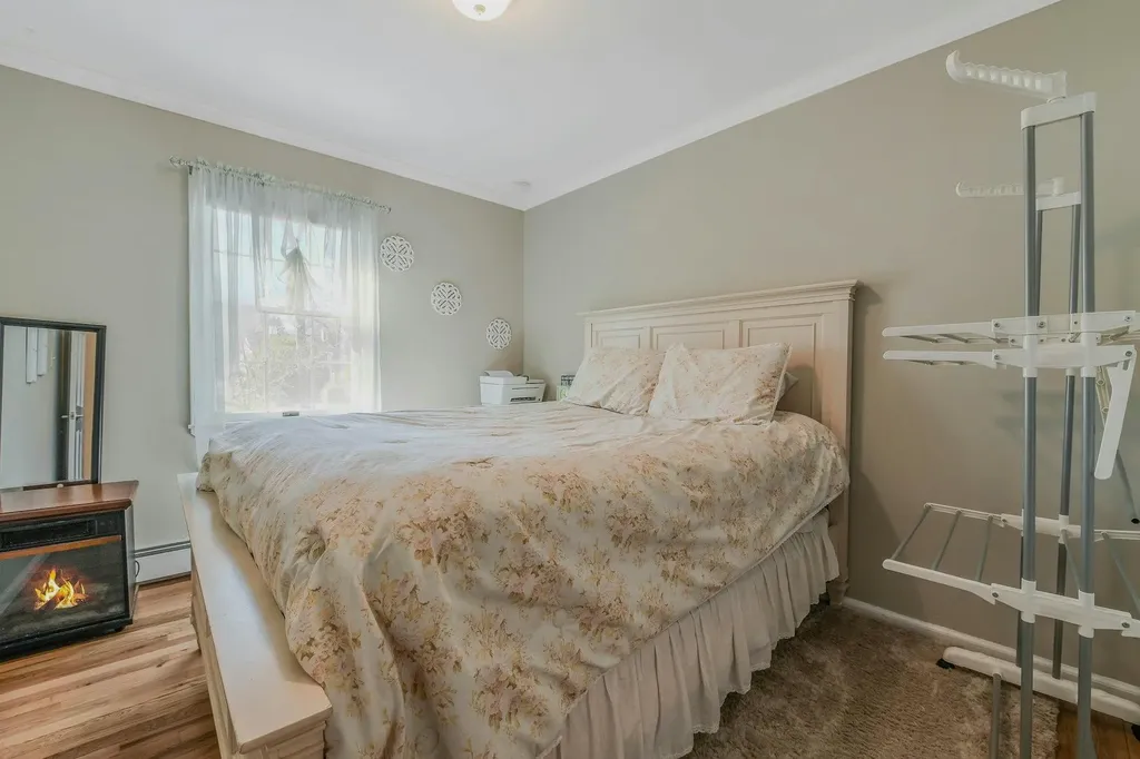 47 Quaker Path Stony Brook NY 11790