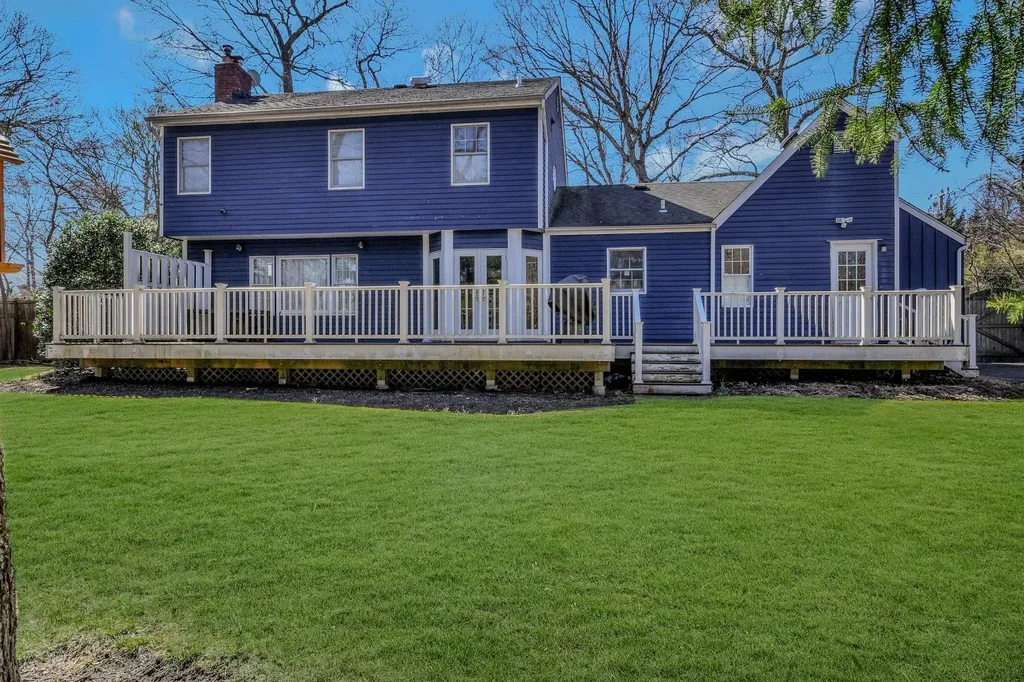47 Quaker Path Stony Brook NY 11790