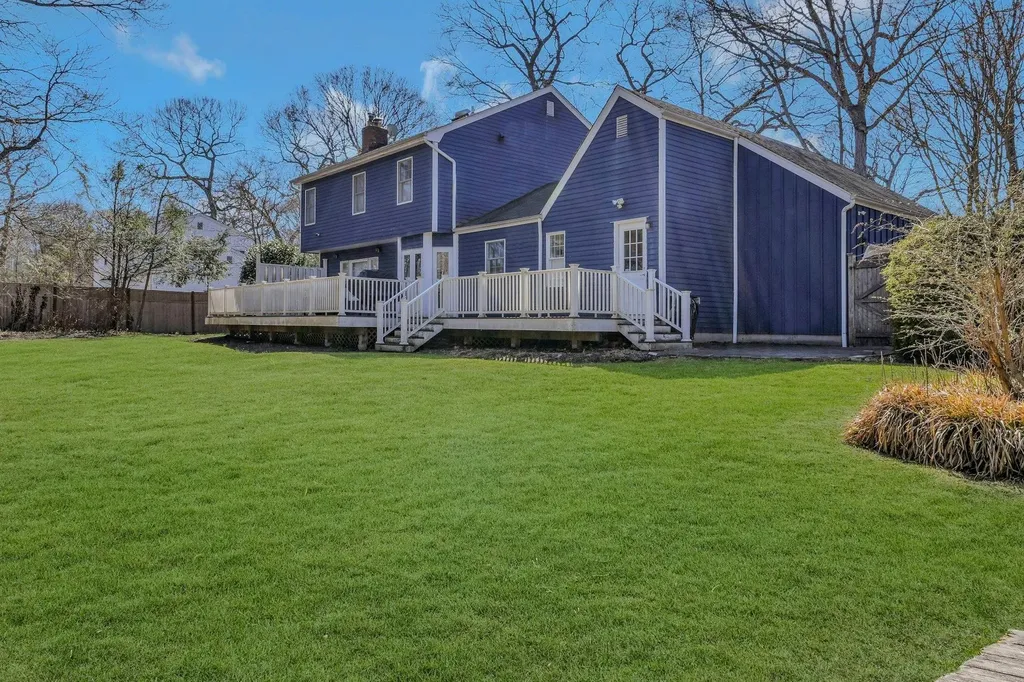47 Quaker Path Stony Brook NY 11790