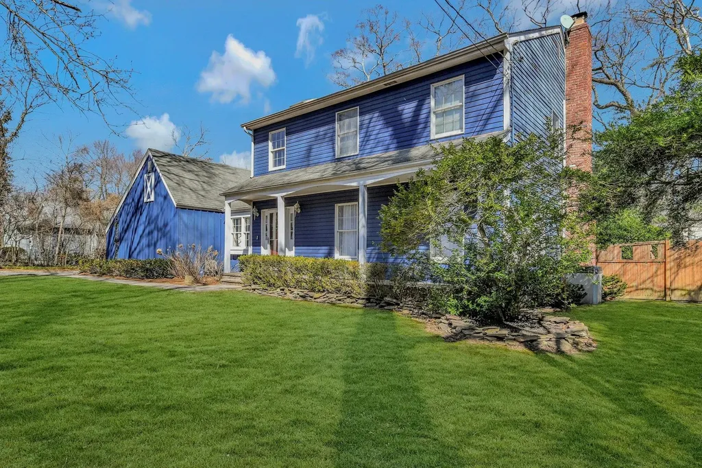 47 Quaker Path Stony Brook NY 11790