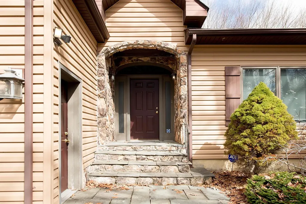 9 Drake Lane Rock Hill NY 12775