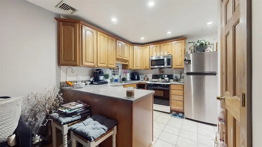 148 Smith Avenue Islip NY 11751