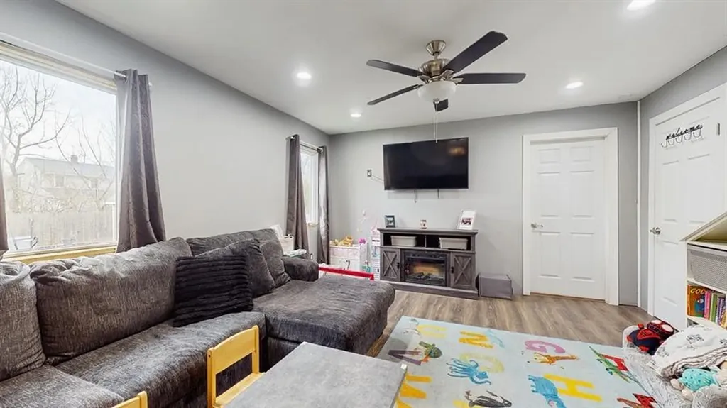 148 Smith Avenue Islip NY 11751