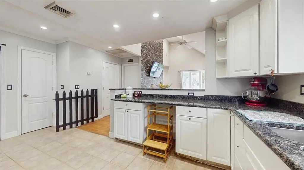 148 Smith Avenue Islip NY 11751