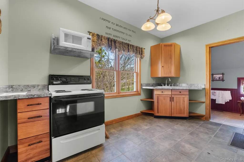 262 Cream Street Poughkeepsie NY 12601
