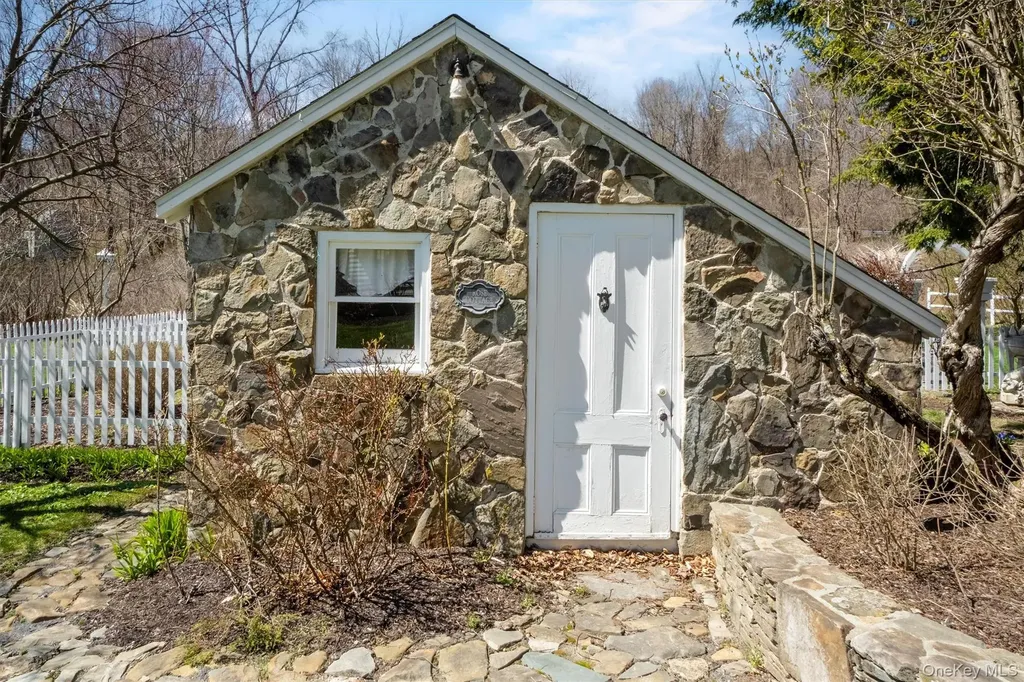 262 Cream Street Poughkeepsie NY 12601