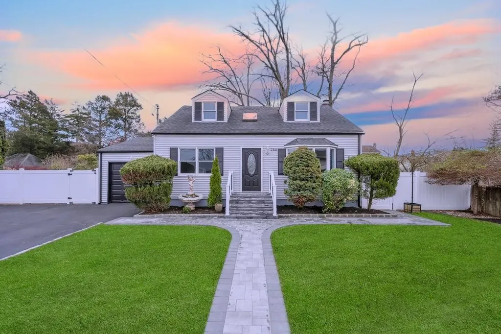 732 Glendale Road West Babylon NY 11704