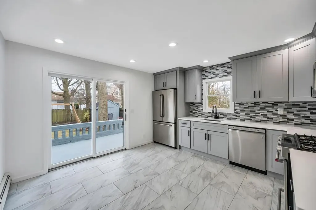 732 Glendale Road West Babylon NY 11704