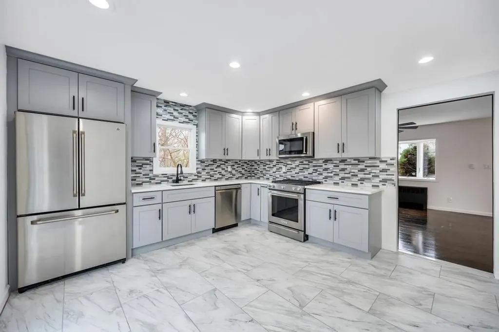 732 Glendale Road West Babylon NY 11704