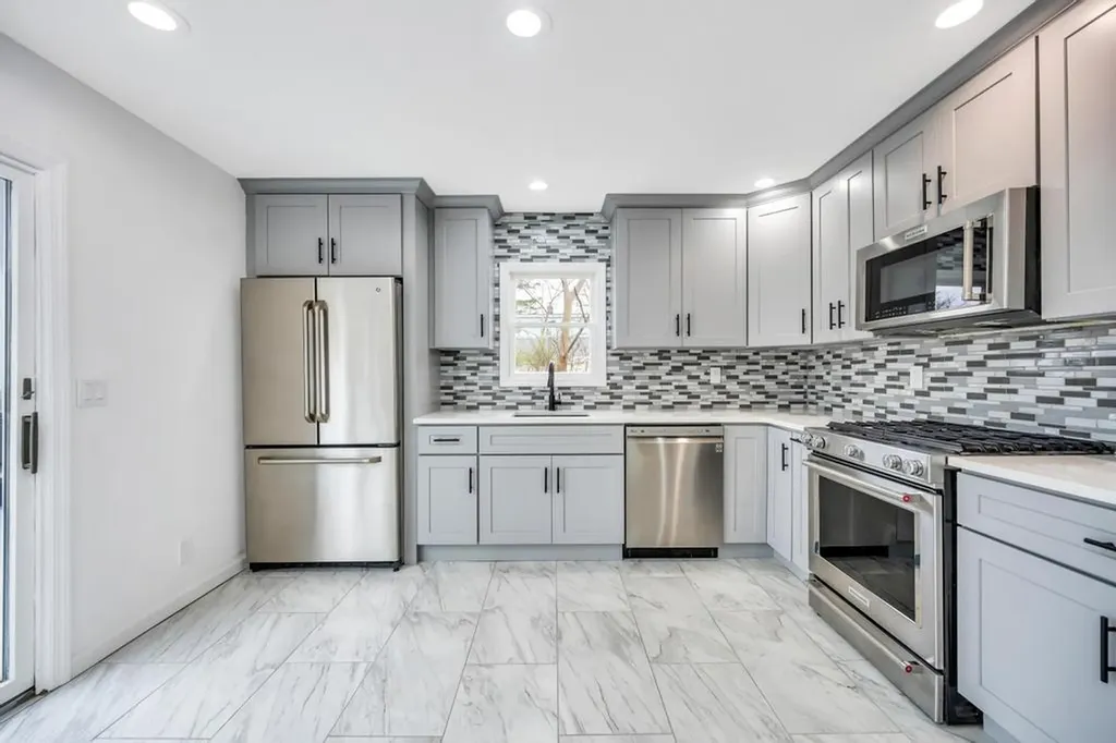 732 Glendale Road West Babylon NY 11704