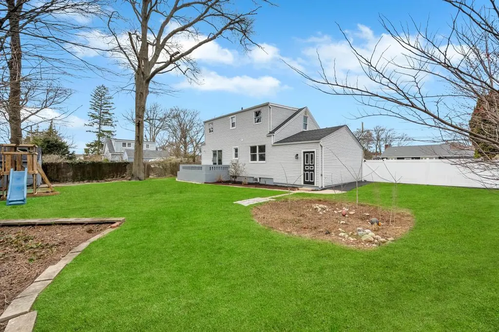 732 Glendale Road West Babylon NY 11704