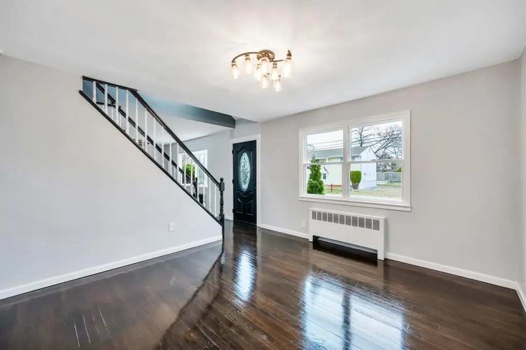 732 Glendale Road West Babylon NY 11704