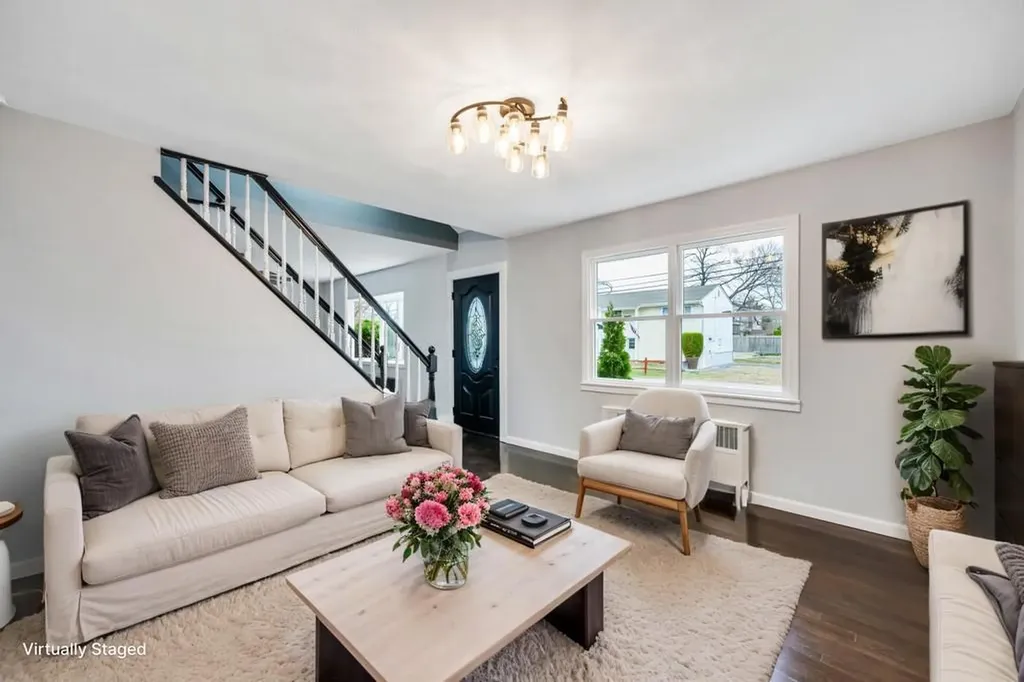 732 Glendale Road West Babylon NY 11704
