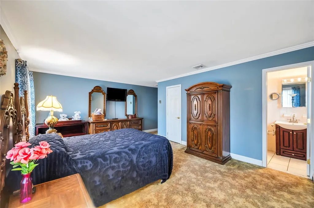 71 Orchid Drive Kings Park NY 11754