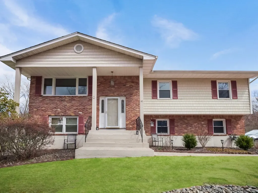 44 Haller Crescent Spring Valley NY 10977