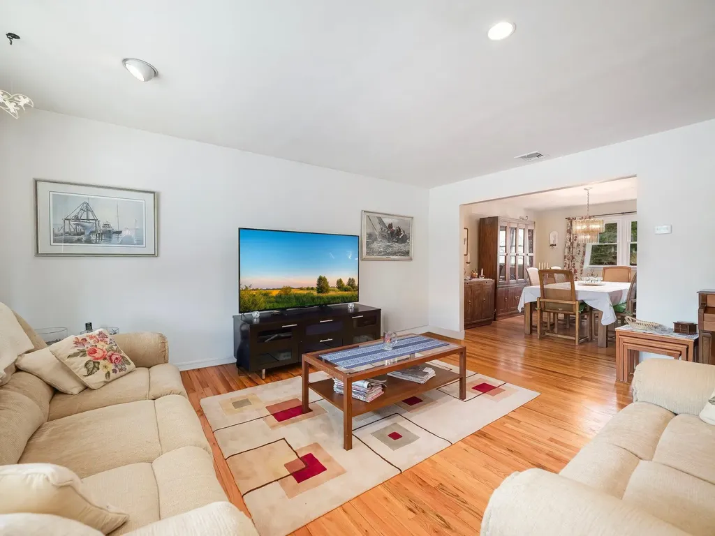 44 Haller Crescent Spring Valley NY 10977