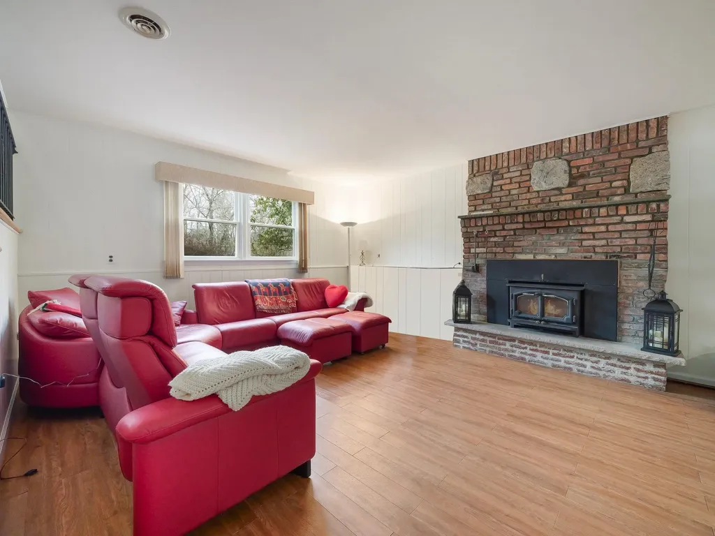 44 Haller Crescent Spring Valley NY 10977