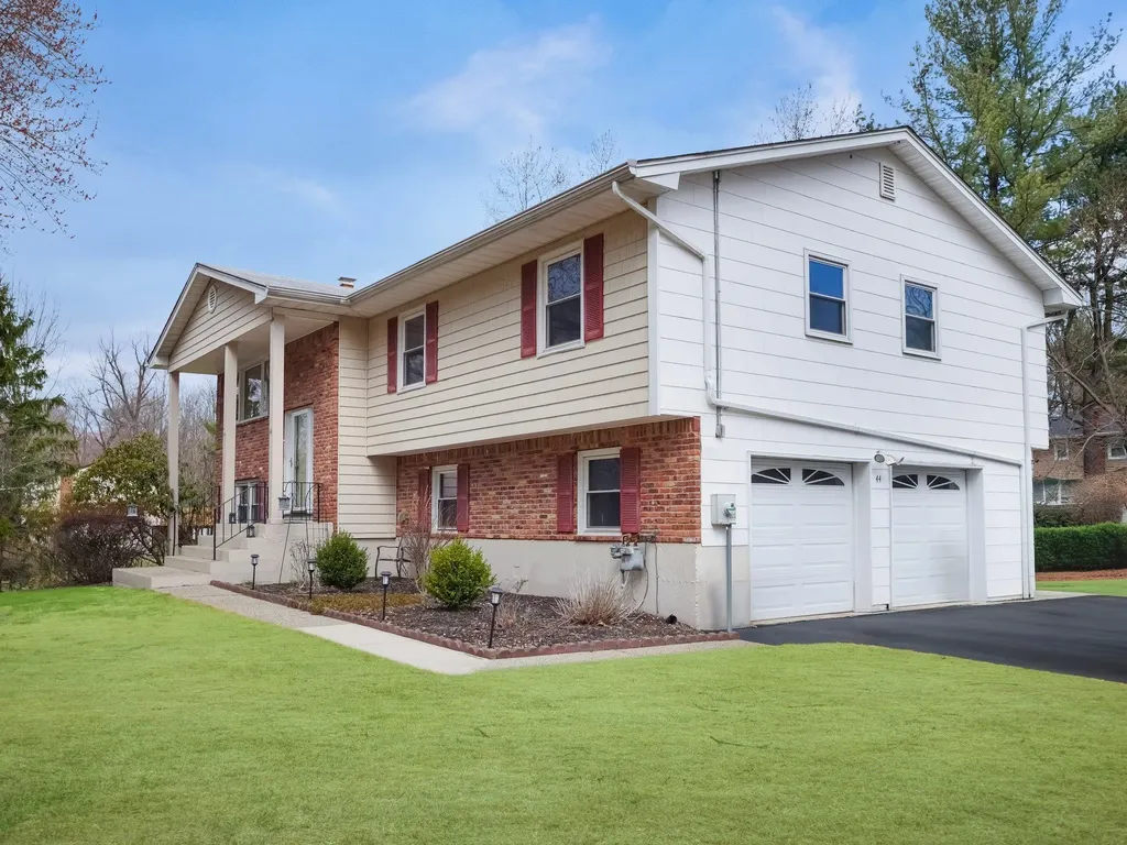 44 Haller Crescent Spring Valley NY 10977