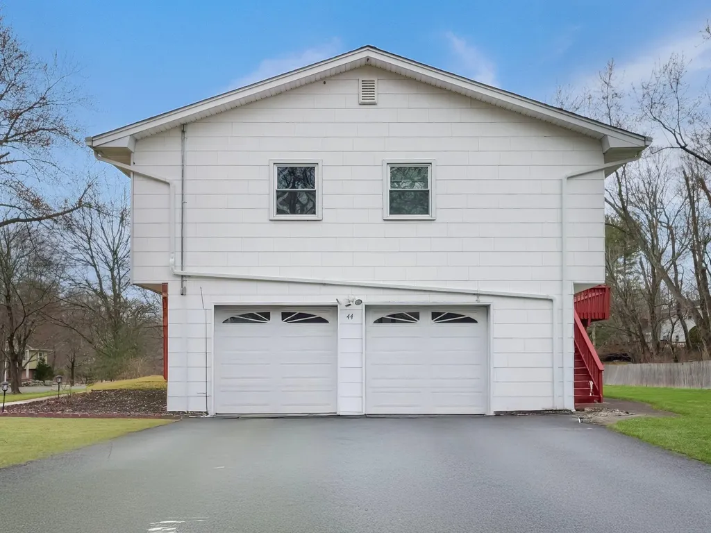 44 Haller Crescent Spring Valley NY 10977