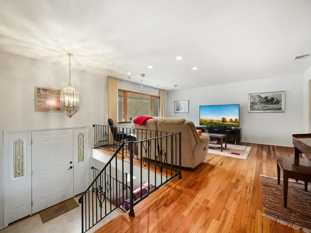 44 Haller Crescent Spring Valley NY 10977