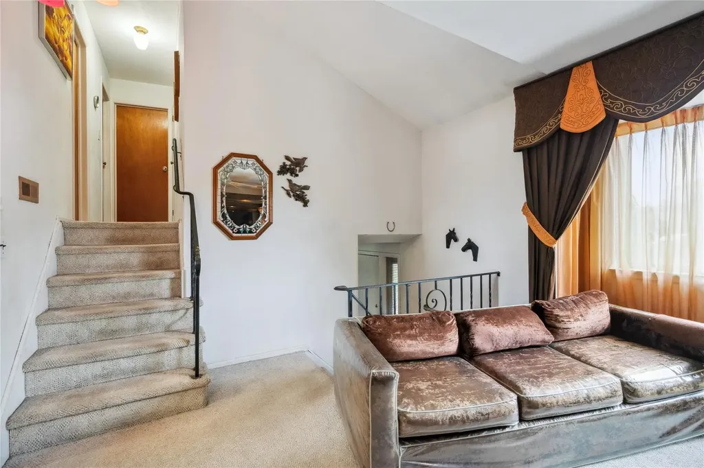 20 Hofstra Drive Smithtown NY 11787