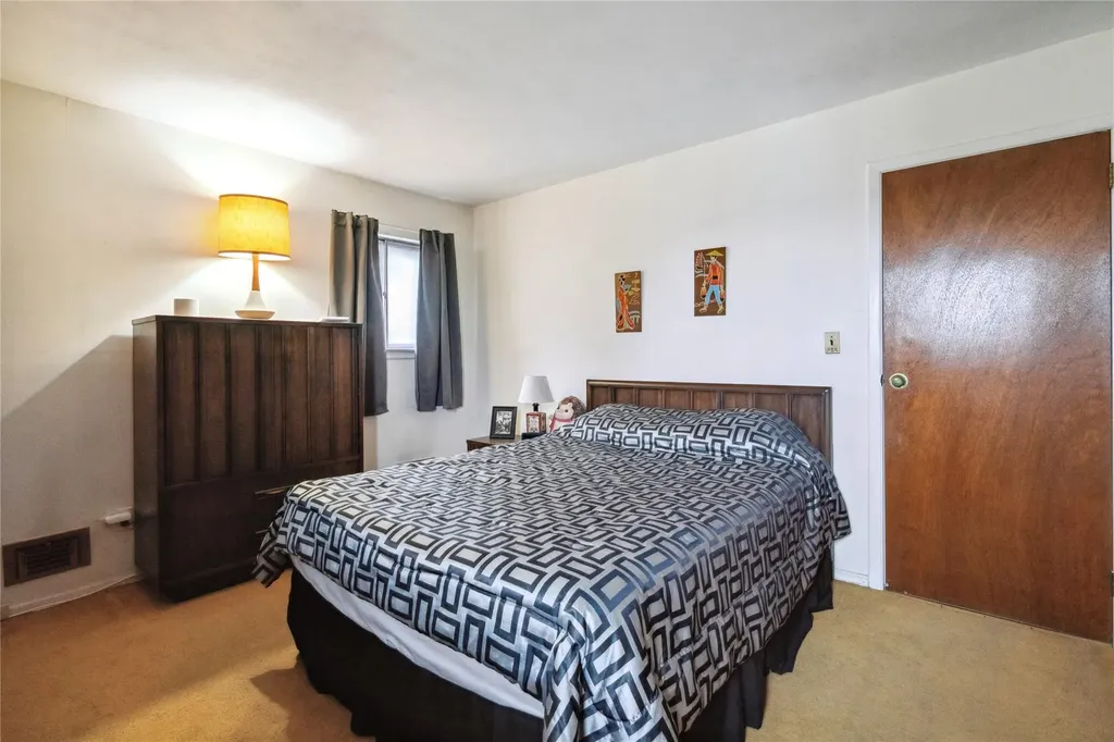 20 Hofstra Drive Smithtown NY 11787