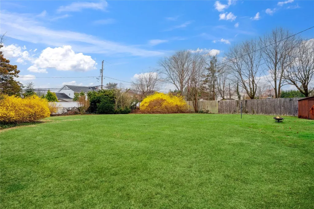 20 Hofstra Drive Smithtown NY 11787