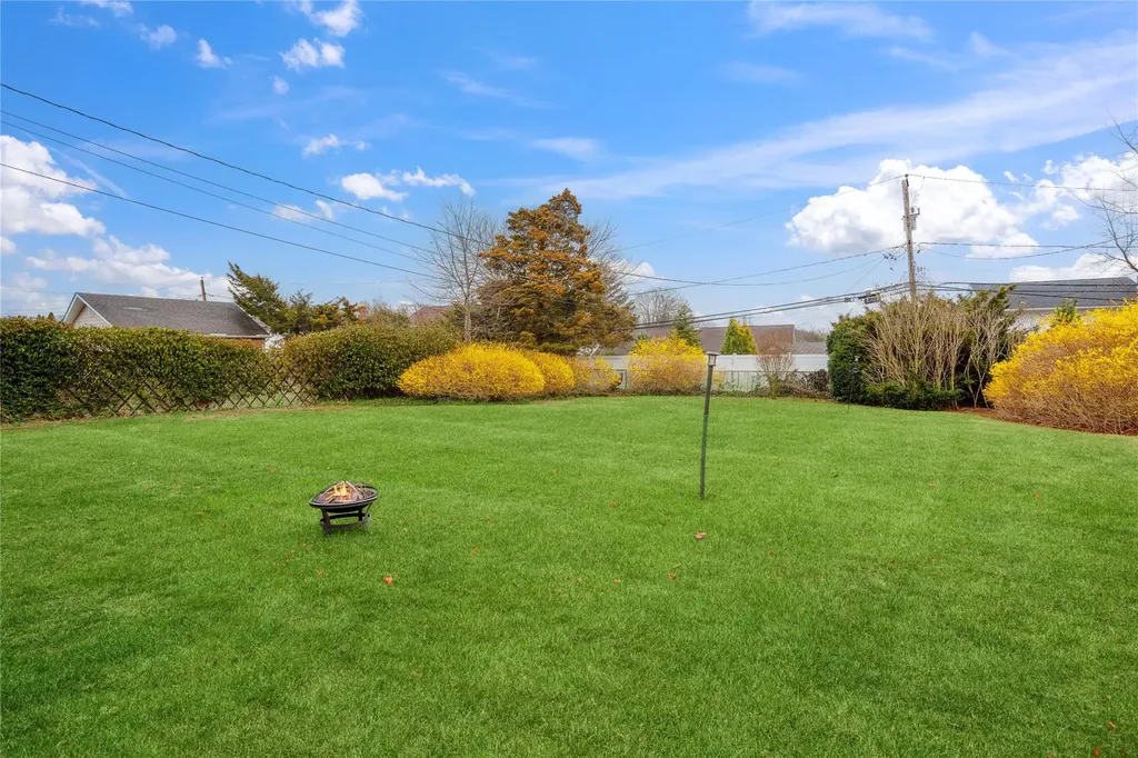 20 Hofstra Drive Smithtown NY 11787