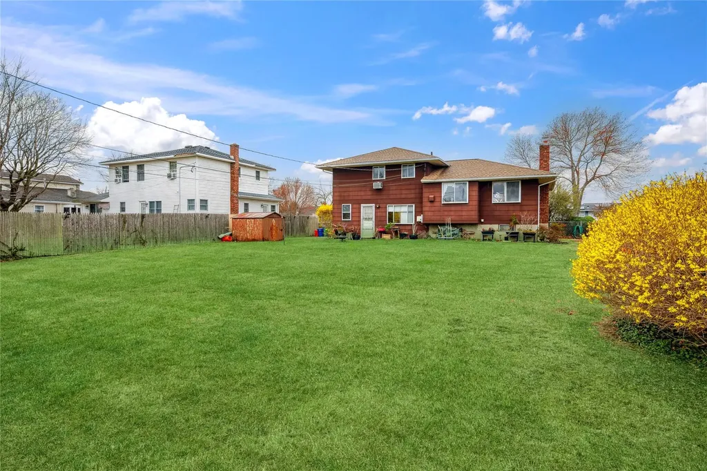 20 Hofstra Drive Smithtown NY 11787
