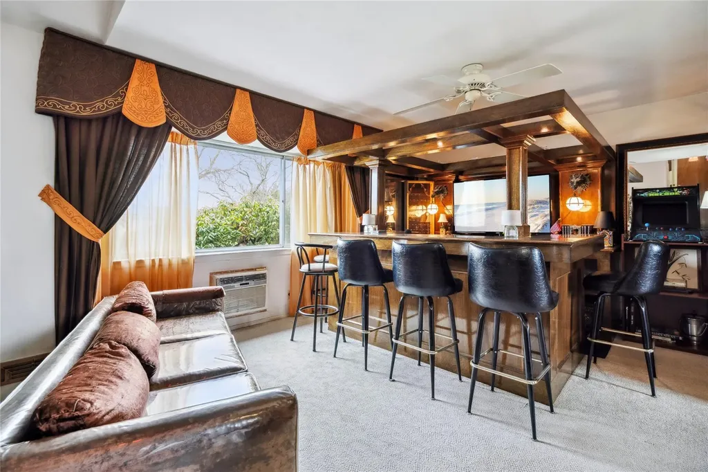 20 Hofstra Drive Smithtown NY 11787
