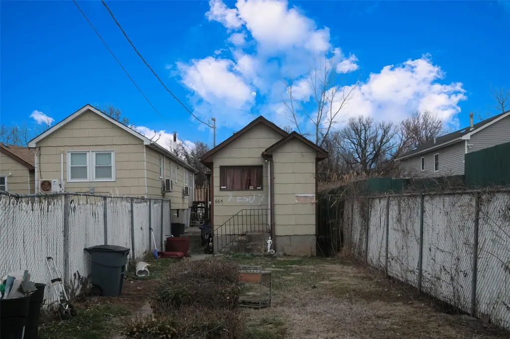 665 Hunter Avenue Staten Island NY 10306