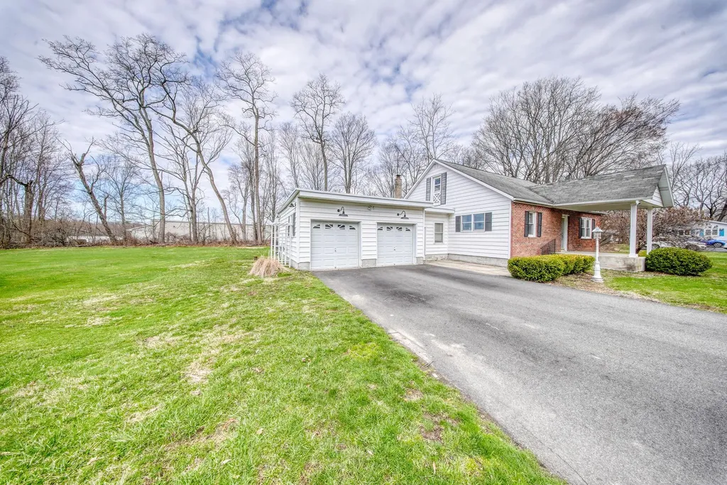 8 Didio Lane Montgomery NY 12549
