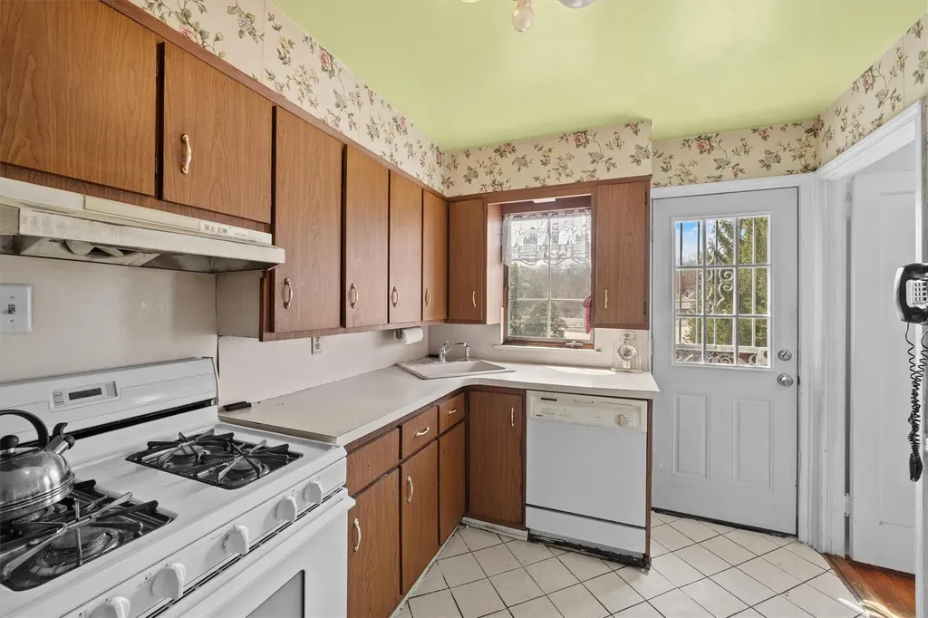 39 King Avenue Yonkers NY 10704
