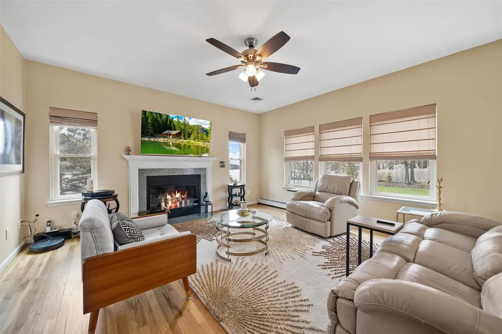 42 Frances Lane Monroe NY 10950