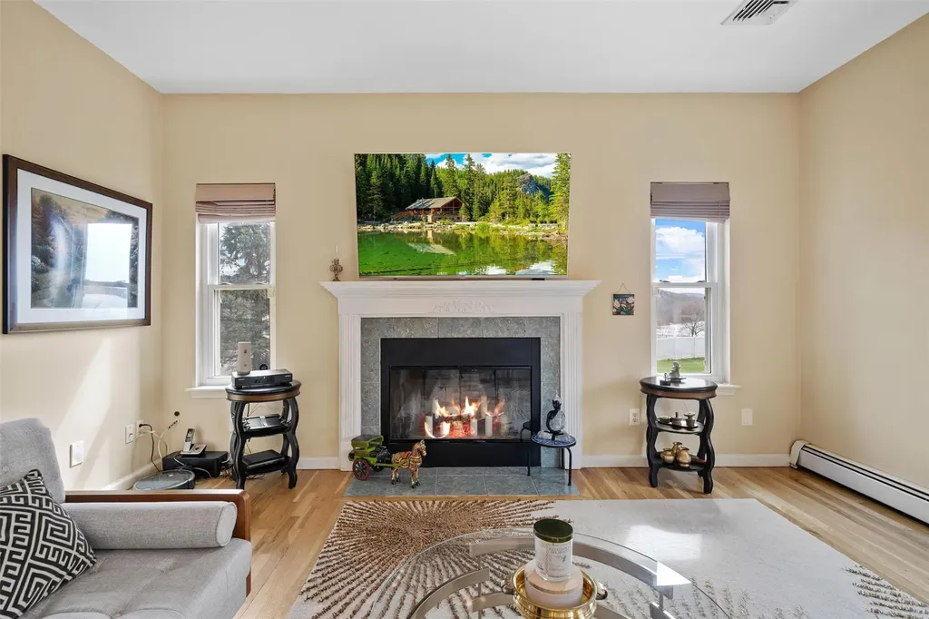 42 Frances Lane Monroe NY 10950