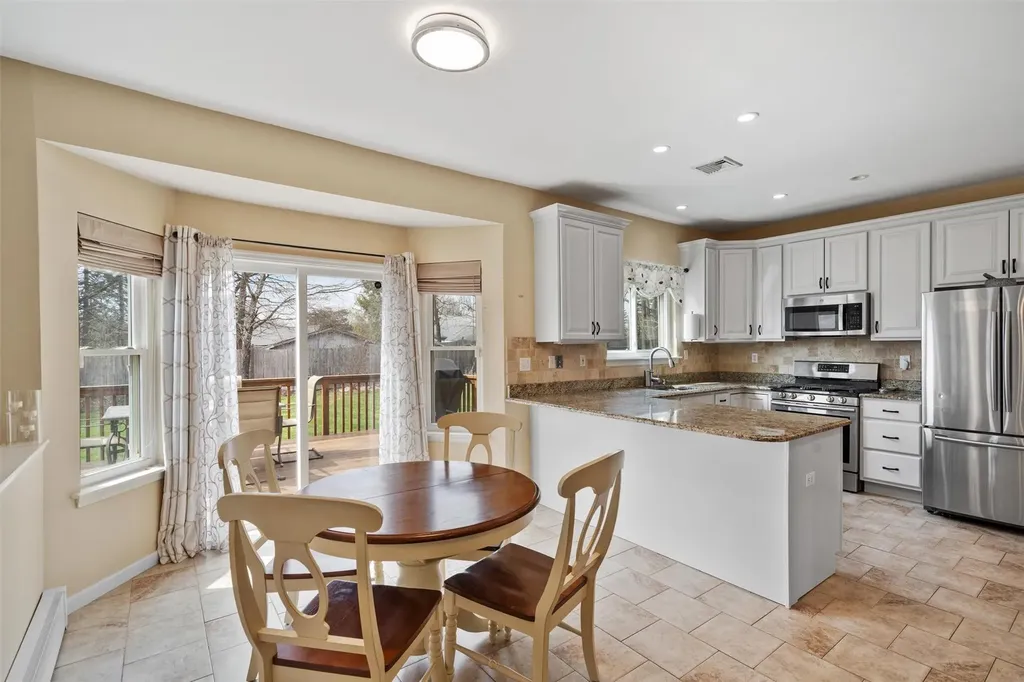 42 Frances Lane Monroe NY 10950