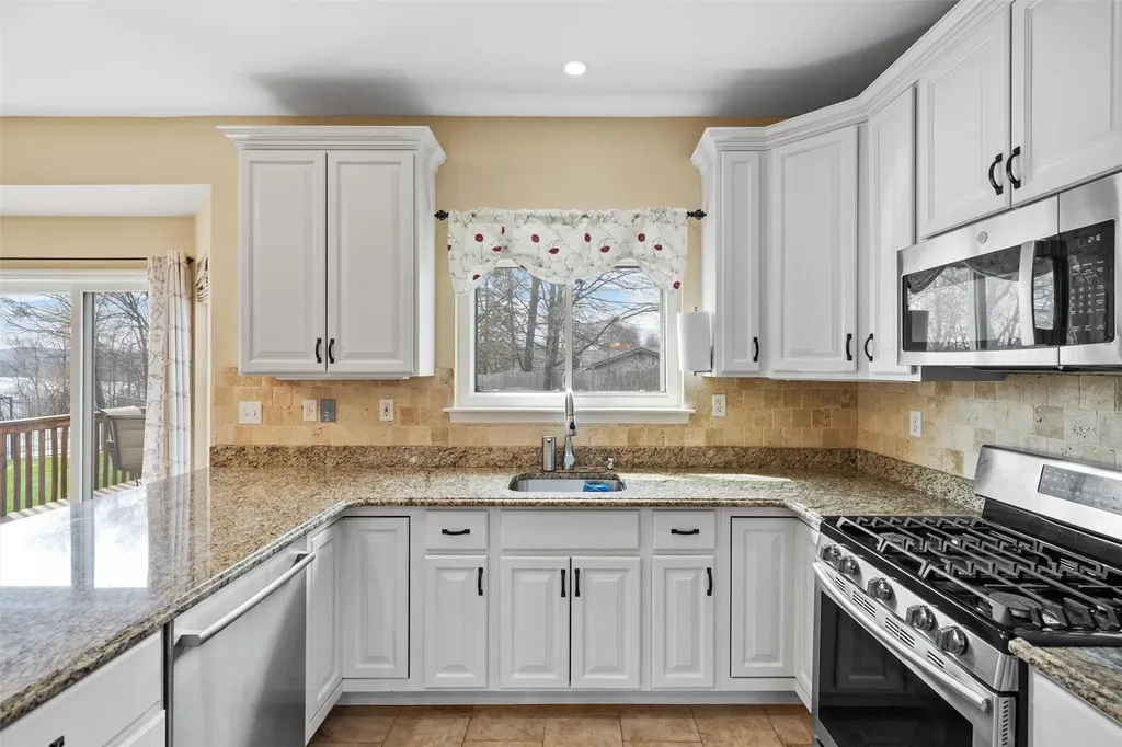 42 Frances Lane Monroe NY 10950