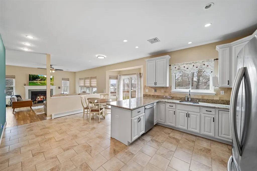 42 Frances Lane Monroe NY 10950