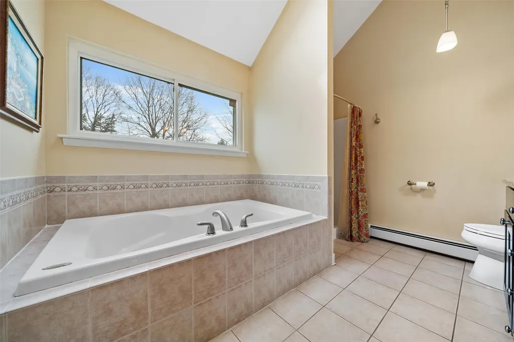 42 Frances Lane Monroe NY 10950