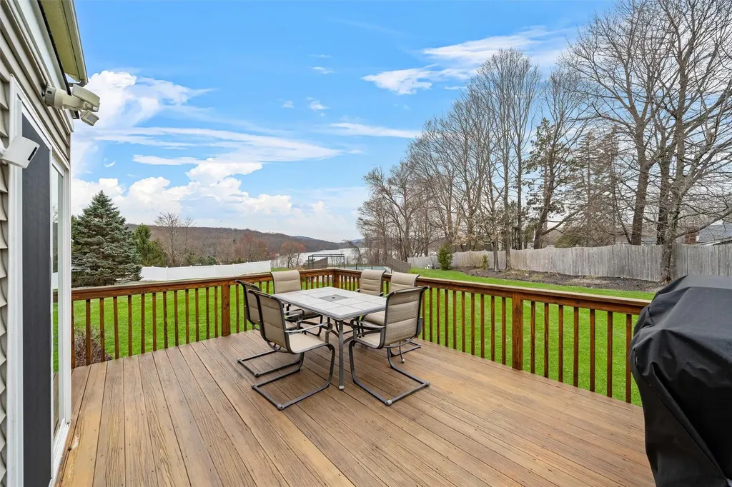 42 Frances Lane Monroe NY 10950