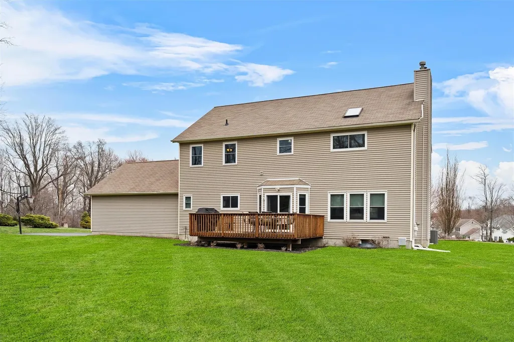42 Frances Lane Monroe NY 10950