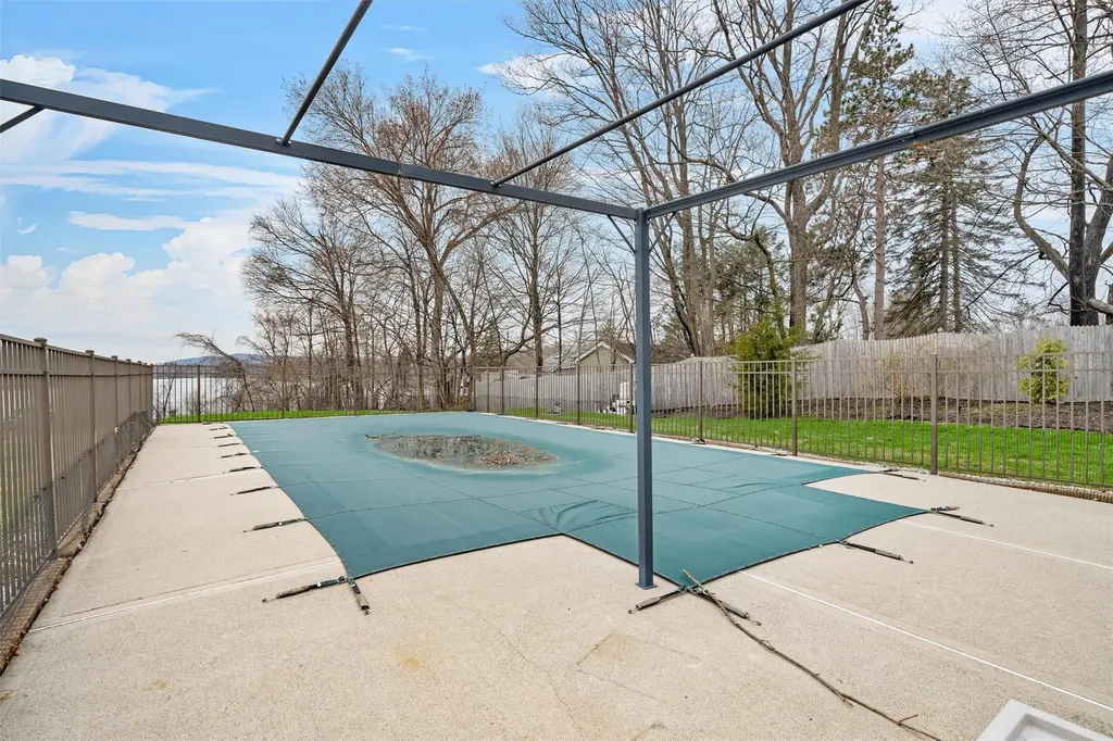 42 Frances Lane Monroe NY 10950