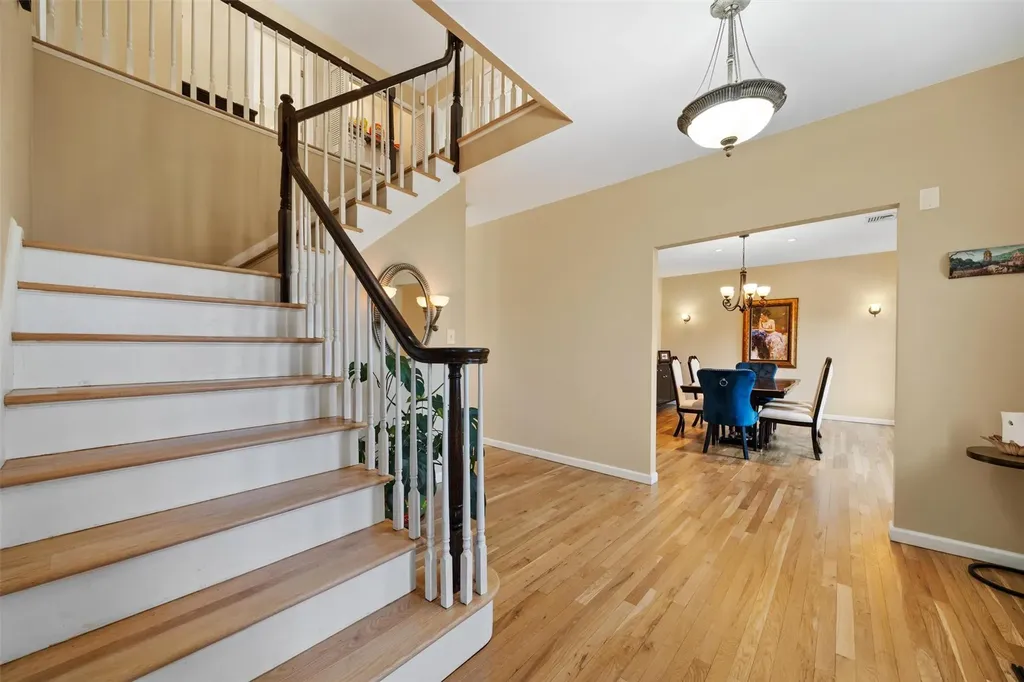 42 Frances Lane Monroe NY 10950