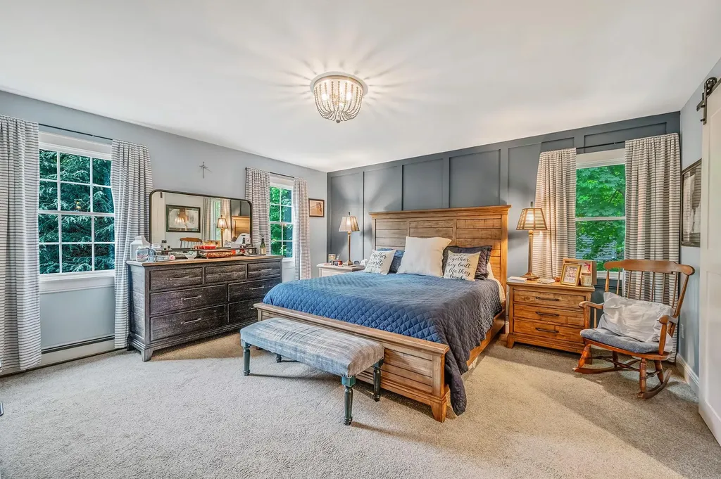 3 Samuels Path Miller Place NY 11764