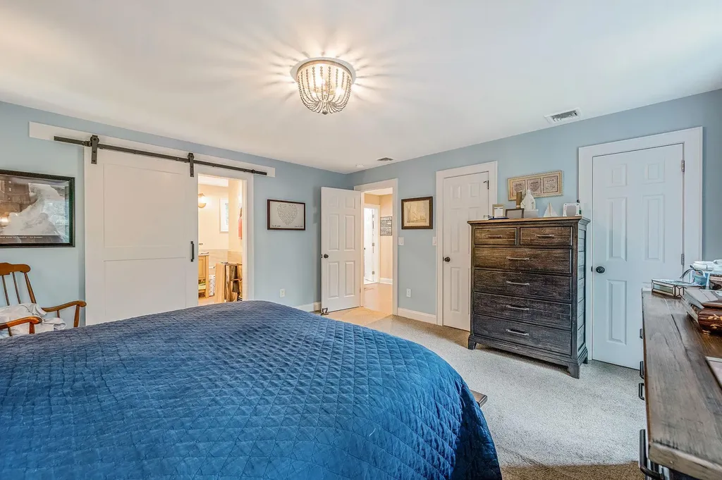 3 Samuels Path Miller Place NY 11764