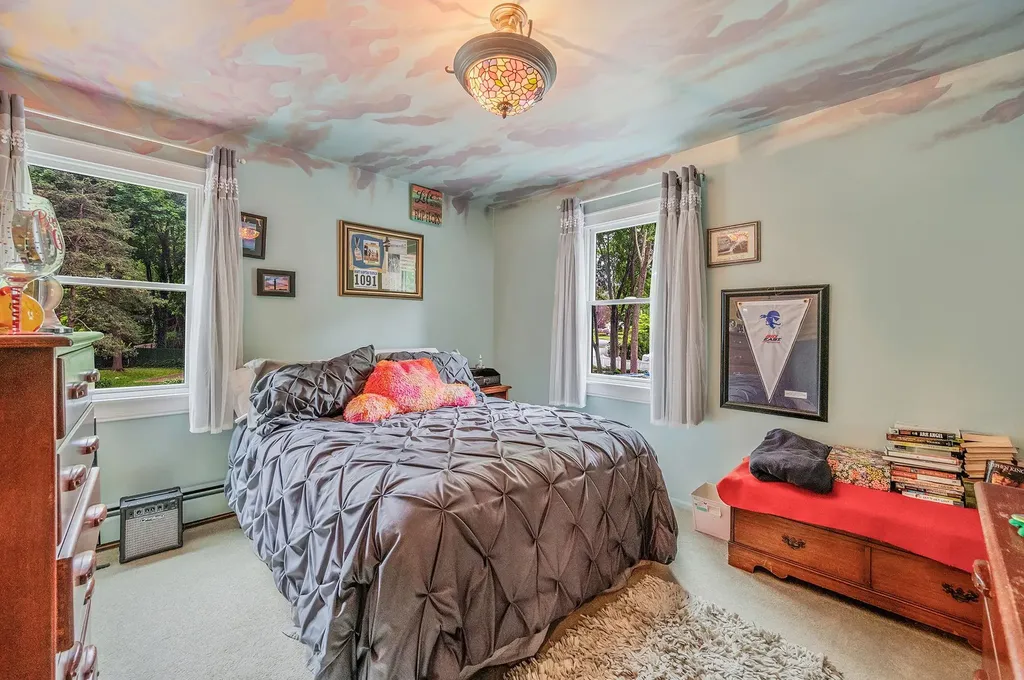 3 Samuels Path Miller Place NY 11764