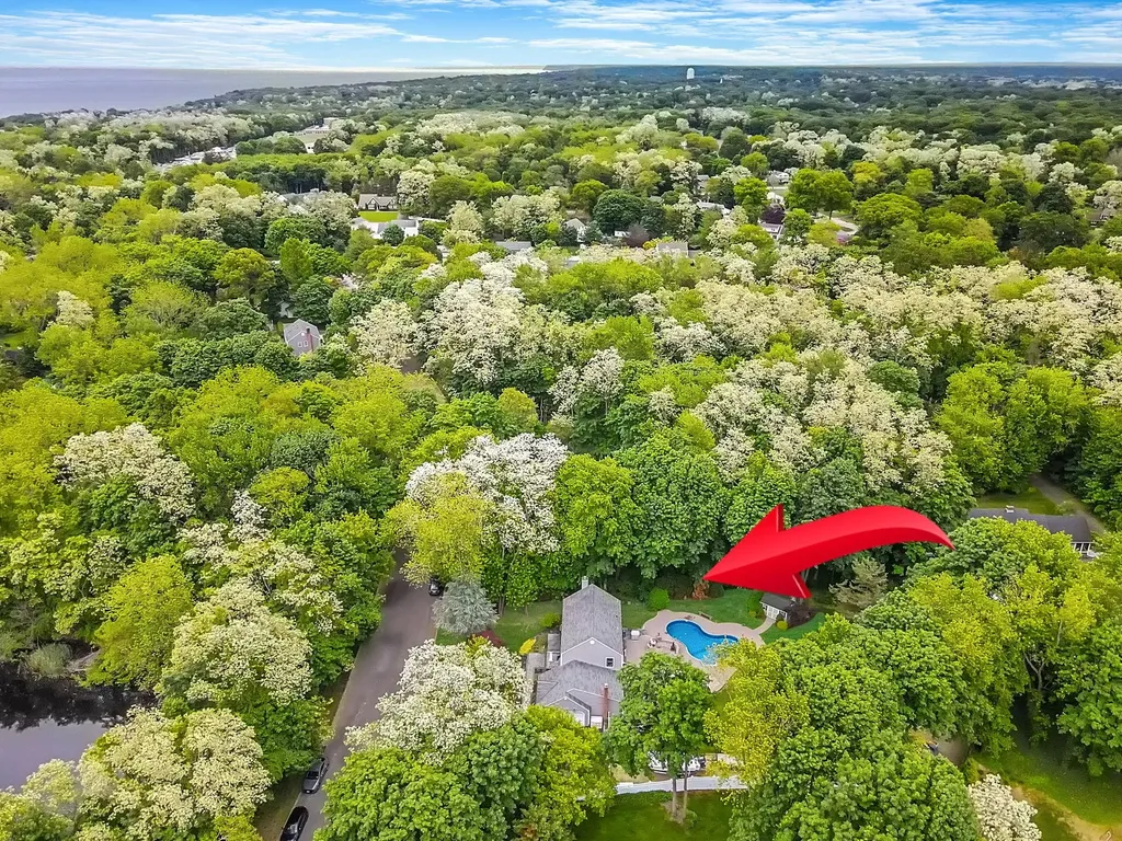 3 Samuels Path Miller Place NY 11764