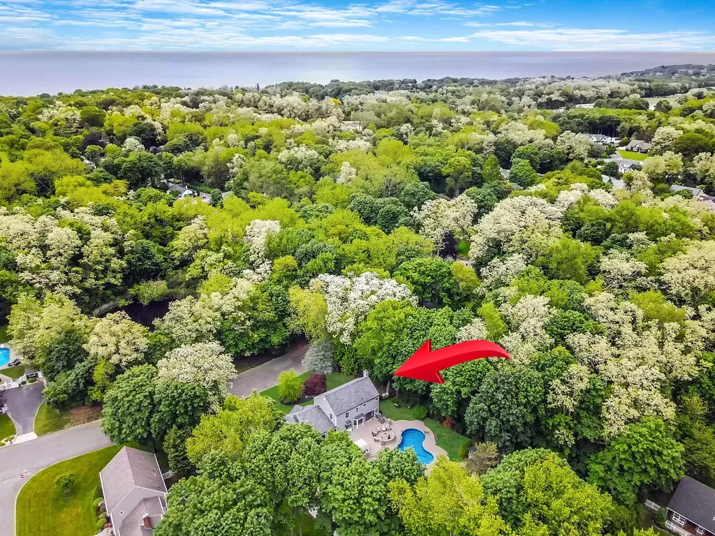 3 Samuels Path Miller Place NY 11764