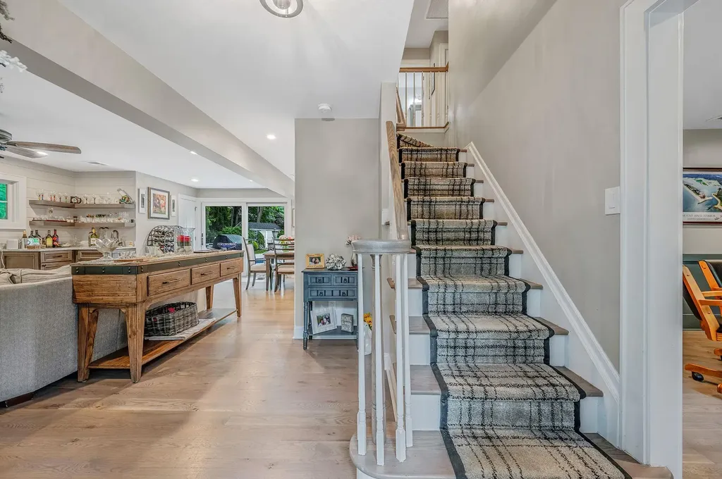 3 Samuels Path Miller Place NY 11764