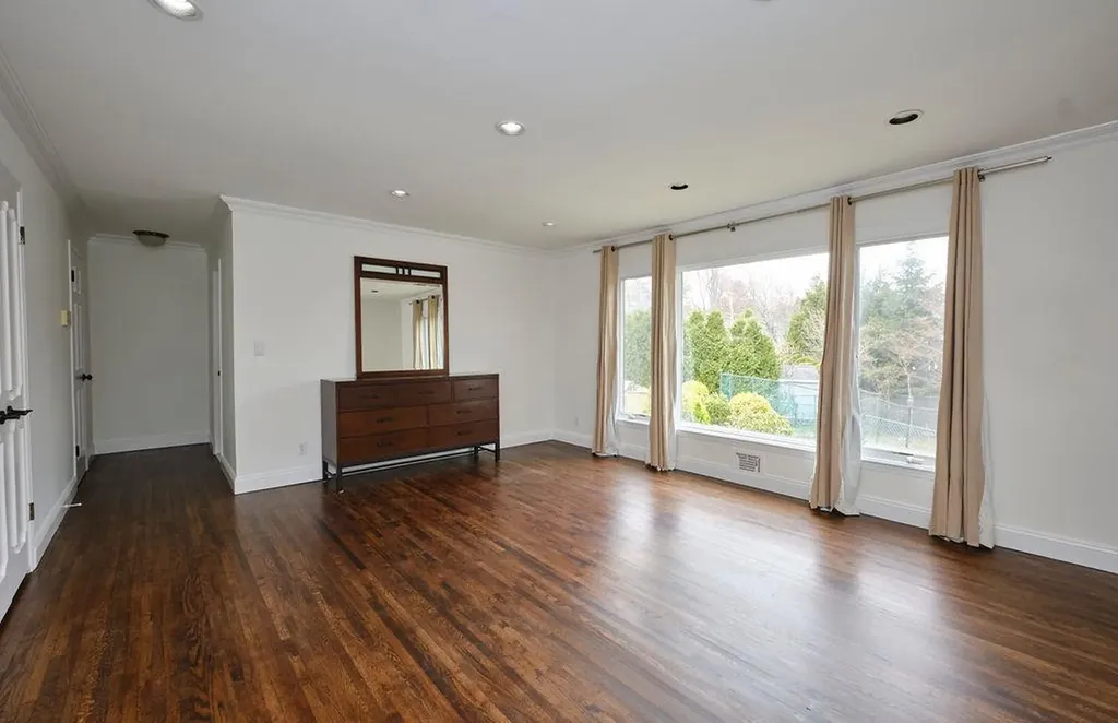 49 Saldo Circle New Rochelle NY 10804